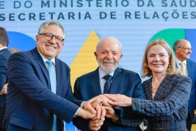 Em evento concorrido, Lula dá posse a Alexandre Padilha e Gleisi Hoffmann