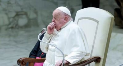 Raio-X confirma melhora na saúde do Papa Francisco, diz Vaticano