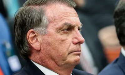 Para evitar fuga do país, STF manda PF colocar tornozeleira eletrônica em Bolsonaro