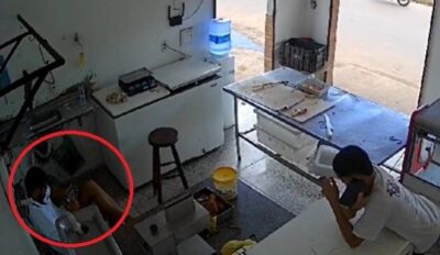 Vídeo mostra jovem sofrendo choque elétrico enquanto usa celular na tomada