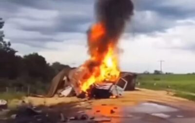 Motoristas morrem carbonizados após desviarem de jovens que faziam ‘racha’ em rodovia
