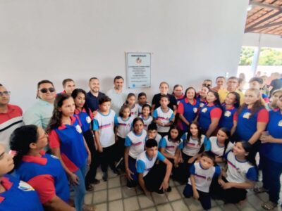 VEREADOR ROMÁRIO PRESTIGIA REINAUGURAÇÃO DA UNIDADE ESCOLAR SENADOR VITORINO FREIRE