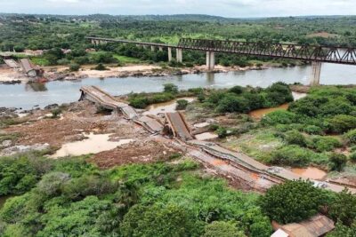 Estrutura remanescente de ponte que caiu no MA é implodida; veja vídeo