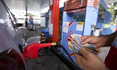 Polícia Federal vai investigar empresas que não repassam redução nos preços dos combustíveis aos consumidores
