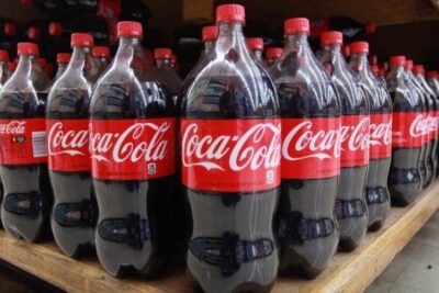 Fábrica da Coca-Cola no Ceará tem produção suspensa por suspeita de contaminação