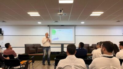 Programa “Boinas Verdes” realiza aula presencial na fábrica da Suzano em Imperatriz