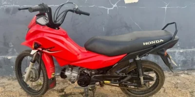 Jovem é preso em flagrante por empinar moto em via pública