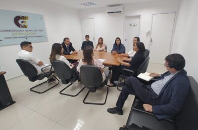 Reunião discute melhoria do atendimento nos cartórios de registro