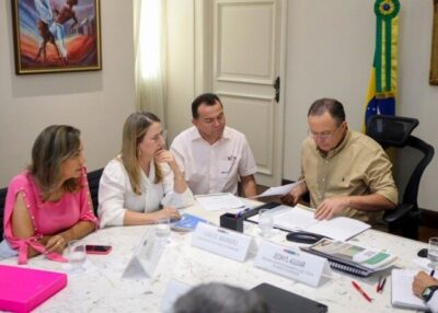 Governador Brandão reforça compromisso municipalista em encontro com prefeitos