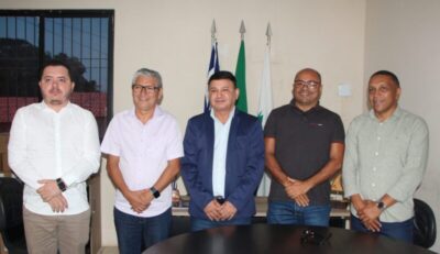 Prefeito Eudes Barros discute projetos de infraestrutura com representantes do governador Brandão