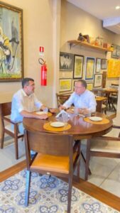Lahesio e Roberto Rocha se reúnem e discutem sucessão