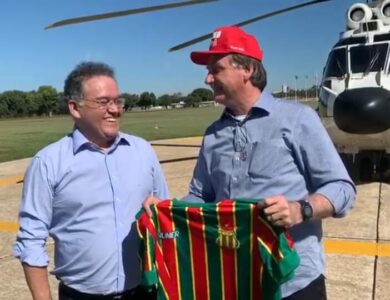 Veja no vídeo: Ao lado de Roberto Rocha, Bolsonaro entrega respiradores e promete que vai libertar o Maranhão do atraso causado pelo comunismo…