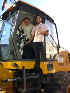 Prefeitura de Barra do Corda recebe oficialmente motoniveladora adquirida com emenda do senador Roberto Rocha