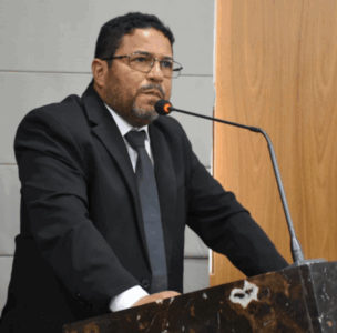 “Tapa na cara dos educadores”, protestou o vereador professor Sá Marques, sobre reajuste do prefeito Edivaldo…