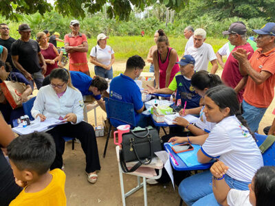 Prefeitura leva atendimentos de saúde, assistência social e visitas técnicas à Ilha do Goiabal