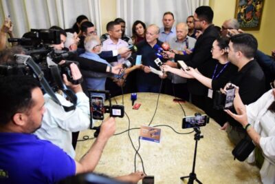 Prefeito Silvio Mendes anuncia pagamento das férias dos professores da rede municipal