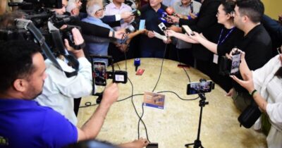 Blog Do Ribinha: Prefeito Silvio Mendes anuncia pagamento das férias dos professores da rede municipal