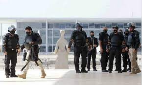 Um “ministro farsante”: sobre militância esquerdista no STF…