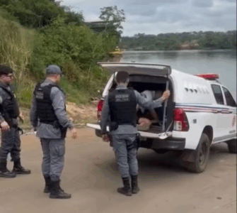 Vereador é preso após urinar na frente de passageiros durante travessia em balsa