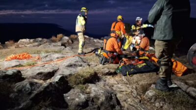 Criança que caiu de Cânion Fortaleza é localizada; bombeiros realizam resgate por rapel