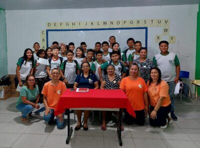 Equipe Vaga Lume de Barreirinhas, início à Roda de Histórias no projeto Lendo e Cantando nos Lençóis Maranhenses