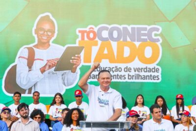 Tô conectado: Brandão inicia a entrega de cerca 250 mil tablets a estudantes e assina medida provisória que institui programa Educação de Verdade