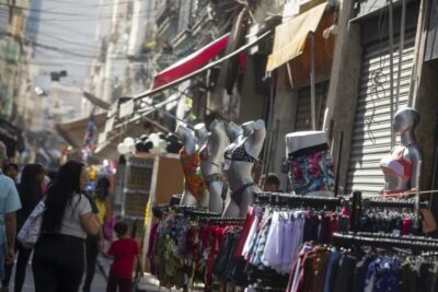 ‘Quebrou, pagou’, troca de item em promoção, valor mínimo para usar cartão: veja o que pode ou não pode em lojas