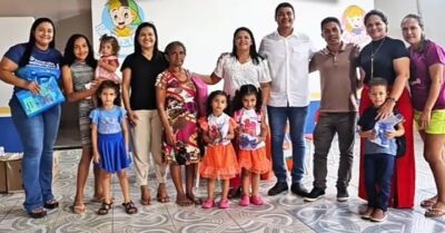 PREFEITO GILSON LIMA ACOMPANHA ENTREGA DE NOVOS FARDAMENTOS E KITS ESCOLARES EM PRESIDENTE SARNEY