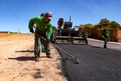 Prefeitura de Timon acelera obras e pavimentação na Avenida Coheb no bairro Cidade Nova