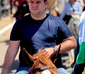 DURANTE AGENDA PELO MARANHÃO, DEPUTADO ESTADUAL JOÃO BATISTA SEGUNDO PARTICIPA DA 12ª CAVALGADA EM SÃO PEDRO DA ÁGUA BRANCA