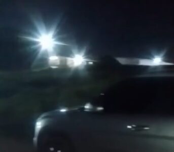 MULHER É PRESA DENTRO DE BANHEIRO DE CASA E VEÍCULO É LEVADO POR CRIMINOSOS EM PINHEIRO-MA