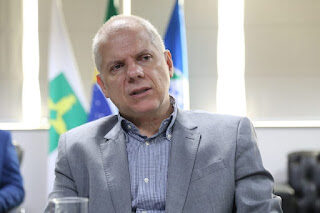 Presidente do INSS é afastado após operação da PF contra desvio bilionário. Entenda