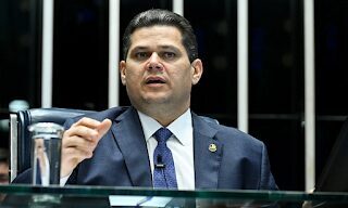 Alcolumbre defende emendas parlamentares e critica investigação do STF: “Criminalização da democracia”