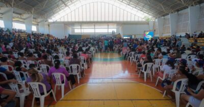 Prefeitura de Timon entrega cartões do programa Maranhão Livre da Fome
