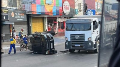 Acidente entre carro e carreta termina em capotamento na Cohab em São Luís do Maranhão