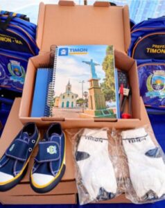 Rafael Brito reforça compromisso com a educação em Timon com entrega de kits escolares e fardamento