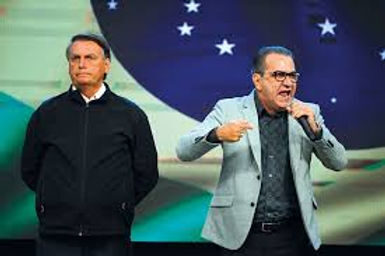PF indicia Bolsonaro e Eduardo por suposta obstrução e faz buscas contra Malafaia