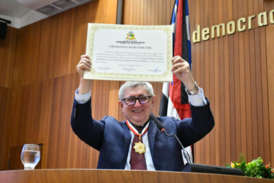 Washington Luiz recebe Título de Cidadão Maranhense e Medalha Manuel Beckman em sessão solene na Assembleia Legislativa