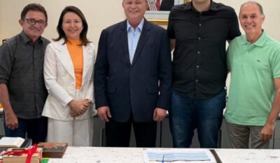 Prefeita Simone Carneiro se reúne com o governador Carlos Brandão em São Luís