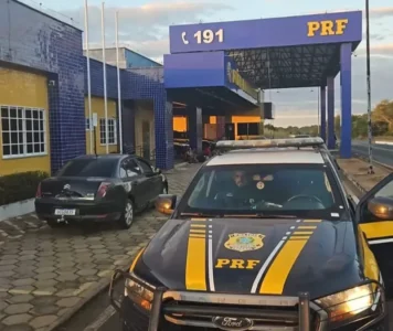 Carro com 50 multas é apreendido pela PRF na Br-226, em Barra do Corda