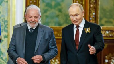 Putin e Lula dialogam por telefone sobre cooperação no âmbito do BRICS