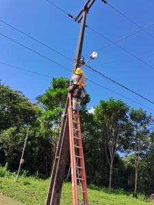Prefeitura de Pinheiro segue com substituição de lâmpadas antigas por LEDs, na sede e zona rural do Município