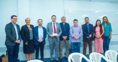 Deputado Ciro Neto é homenageado por colegas farmacêuticos