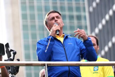 Bolsonaro abre com ampla vantagem na corrida presidencial de 2026