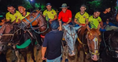 Prefeito Preto participa da cavalgada de São Raimundo Nonato dos Mulundus em Vargem Grande