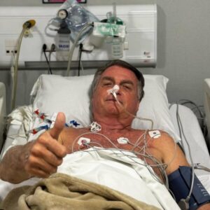 Médico diz que problema de Bolsonaro não está 100% resolvido