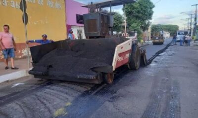 Depois das ruas Rio Grande do Norte e Piauí receberem recapeamento asfáltico, Sinfra inicia na rua Paraíba
