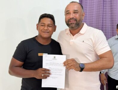 Bacabal: Roberto Costa anuncia fim da lista de material escolar e garante fardamento gratuito
