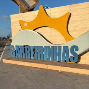 Letreiro de entrada de Barreirinhas é recuperado após ato de vandalismo
