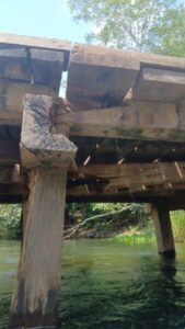 Moradores pedem manutenção urgente da ponte da Cardosa, em Barreirinhas